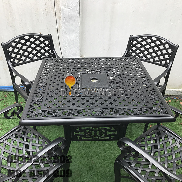 Bàn ghế nhôm đúc BGN 009